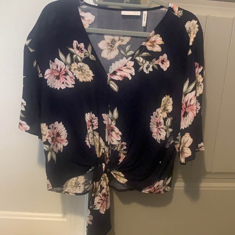 Unworn Small Luq Rhee Tie Front Top
